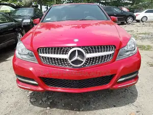 Mercedes-Benz C300 2010 Red
