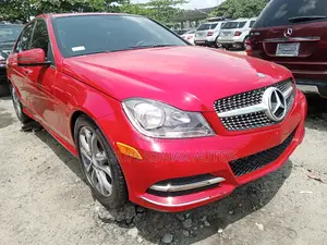 Mercedes-Benz C300 2010 Red