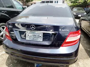 Mercedes-Benz C300 2011 Blue