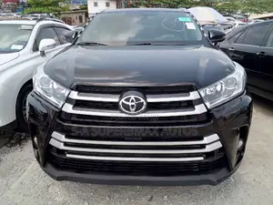 Toyota Highlander XLE 4x4 V6 (3.5L 6cyl 8A) 2018 Black