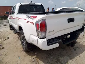 Toyota Tacoma 2020 White