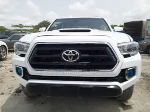 Toyota Tacoma 2020 White