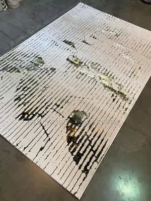Modern Good Quality Centre Rug