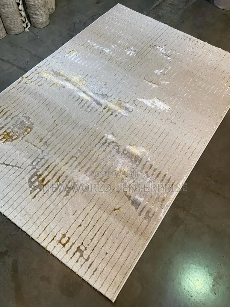 Modern Good Quality Centre Rug
