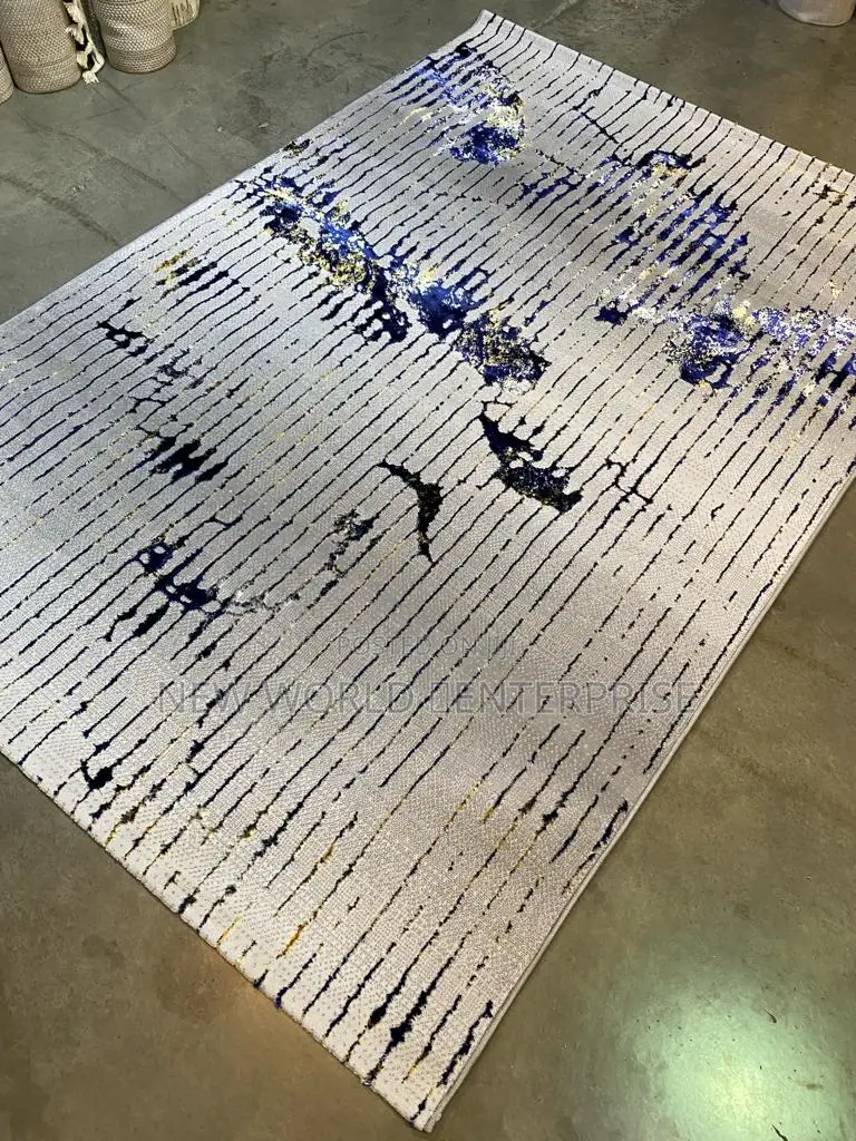 Modern Good Quality Centre Rug