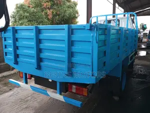 Toyota Regius 2008