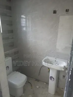 3bdrm Townhouse / Terrace in Kabusa Garden Estate, Dakwo District