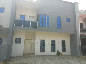 3bdrm Townhouse / Terrace in Kabusa Garden Estate, Dakwo District