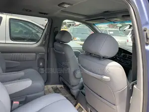 Toyota Sienna XLE 2002