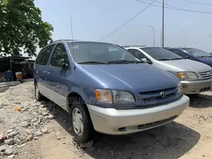 Toyota Sienna XLE 2002