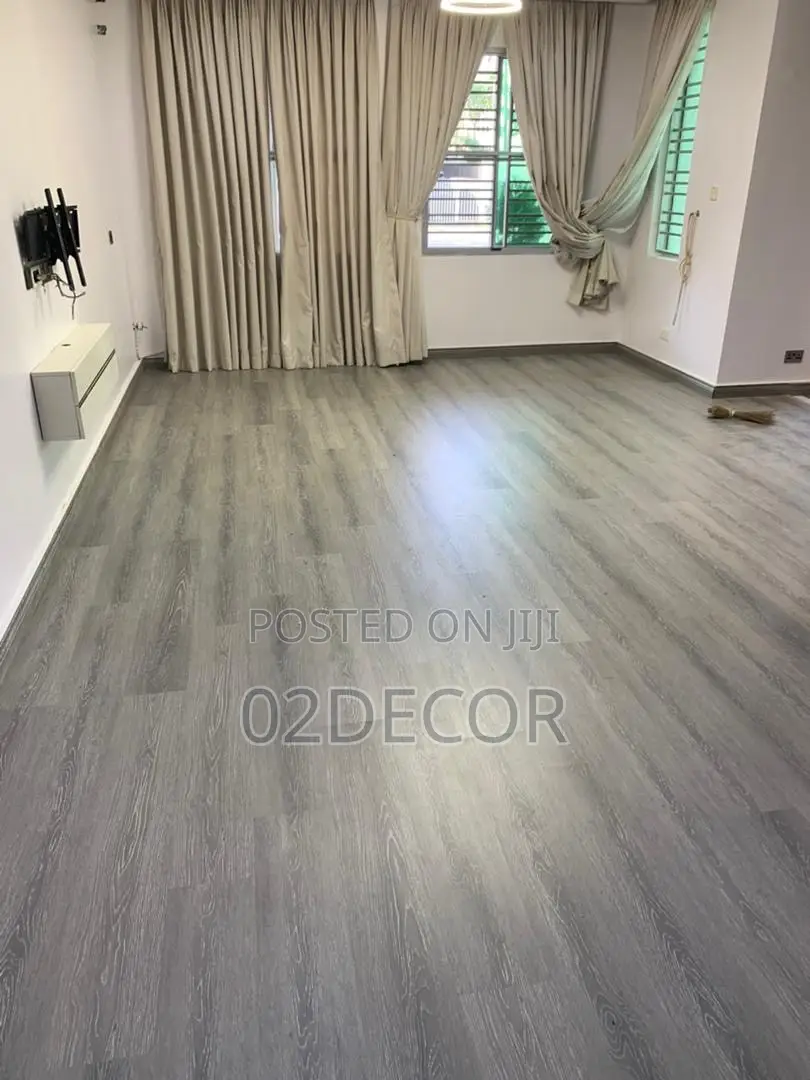 Wooden Flooring 8mm Thickness