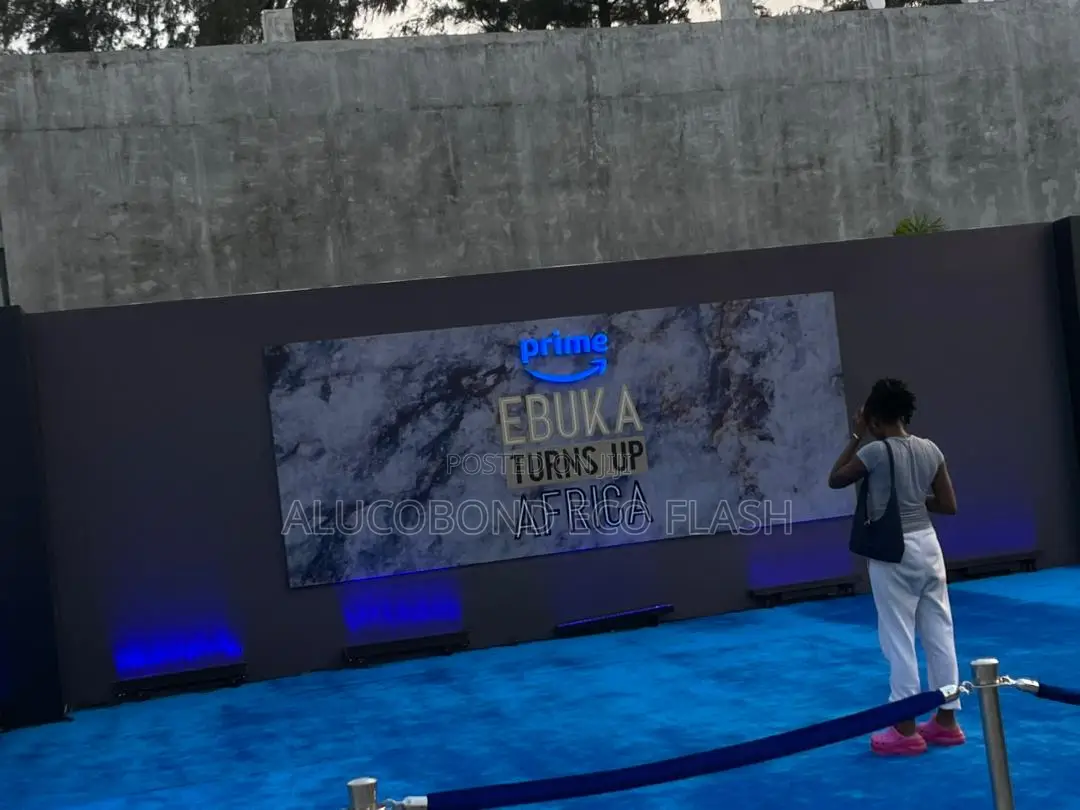 Digital Signages