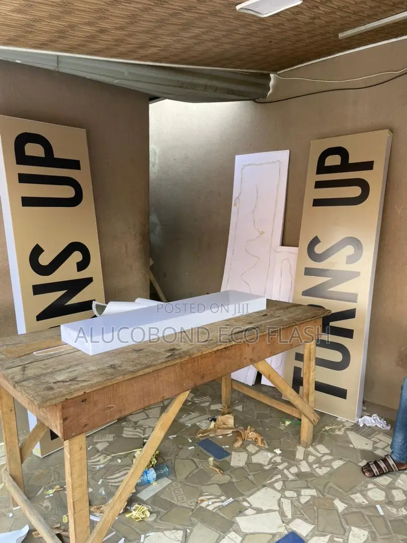 Digital Signages