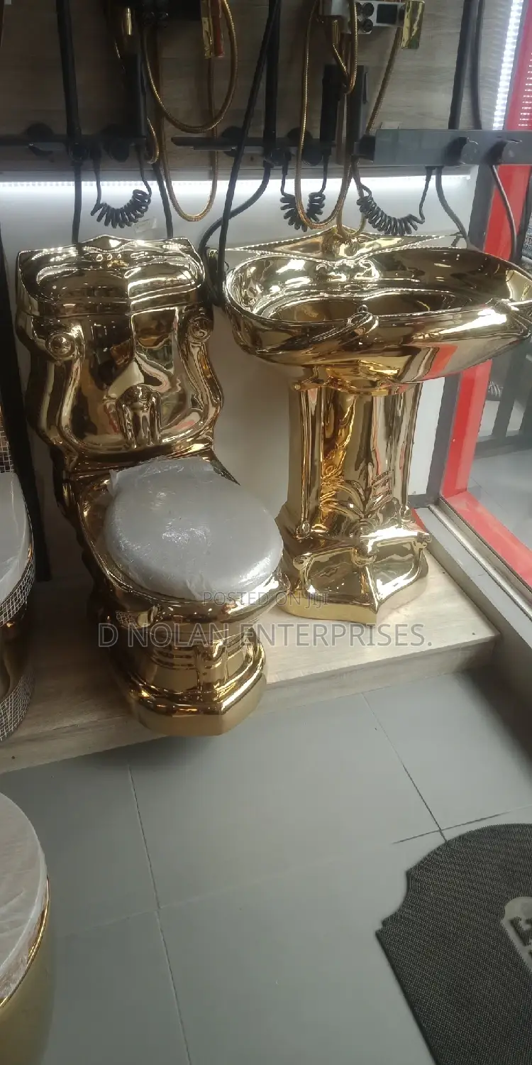 Quality Gold Set Water Closet