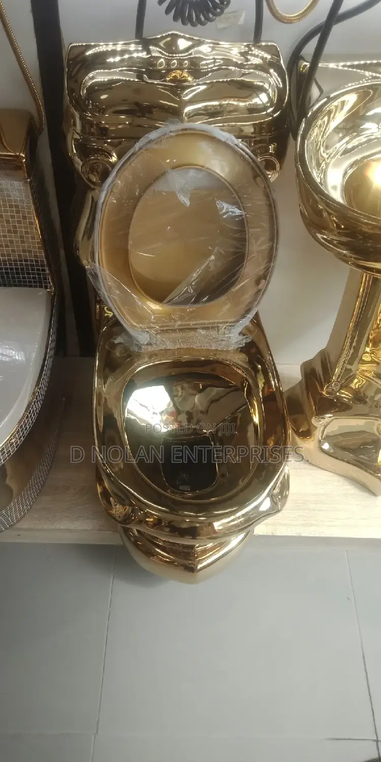 Quality Gold Set Water Closet