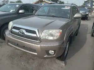 Toyota 4-Runner Limited 2008 Gold