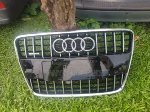Front Grill Audi Q7 2013