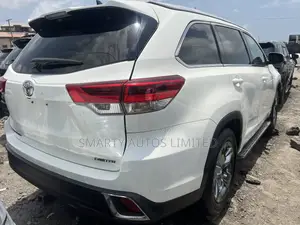 Toyota Highlander Limited 4dr SUV AWD (3.5L 6cyl 6A) 2015 White
