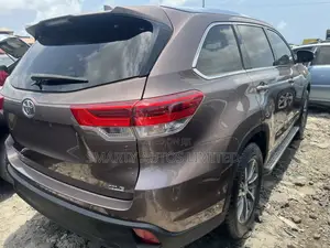 Toyota Highlander 2016 Brown