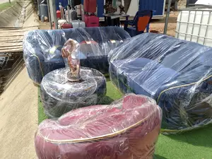 6 Seater With Table Beautiful Luxury Cussion Chairs