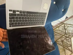 Laptop Apple MacBook Pro 2020 8GB Intel Core I5 SSD 256GB