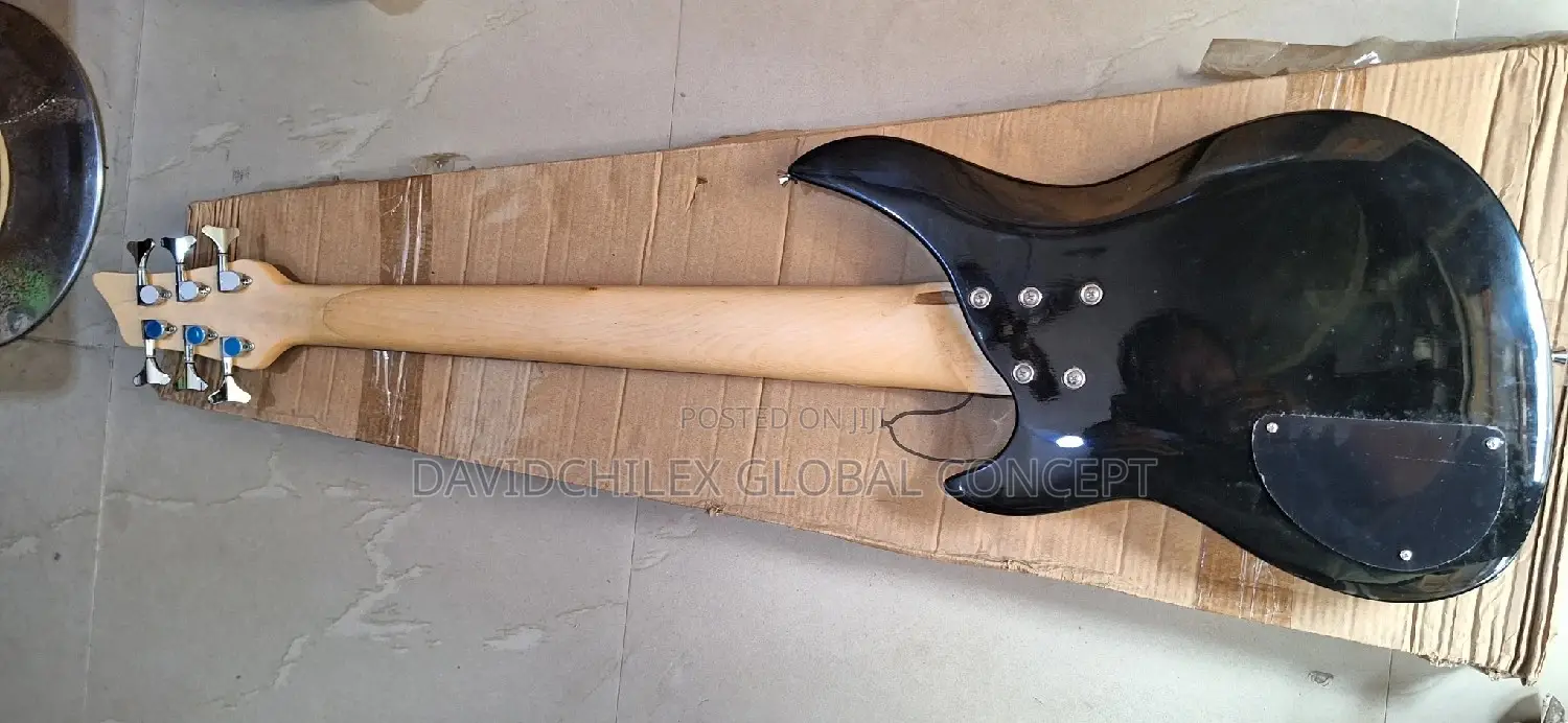 Fender 6 Strings Guitar