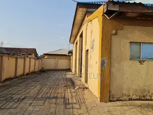Warehouse, Offices and 4 Room Selfcon