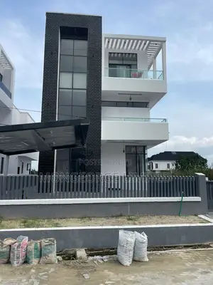 5bdrm Duplex in Lekki County Homes, Ikota for sale
