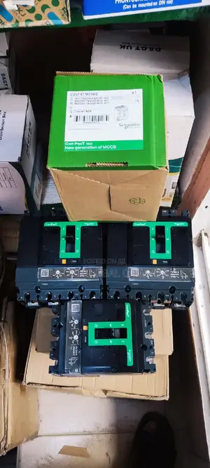 Compact 4pole 250A New Model Black
