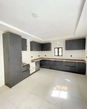 5bdrm Duplex in Chevron Drive, Lekki for rent
