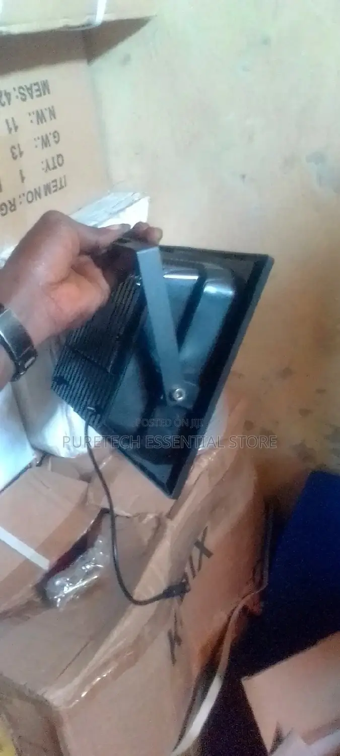 Floodlight With Solar Rechargeable Batteries