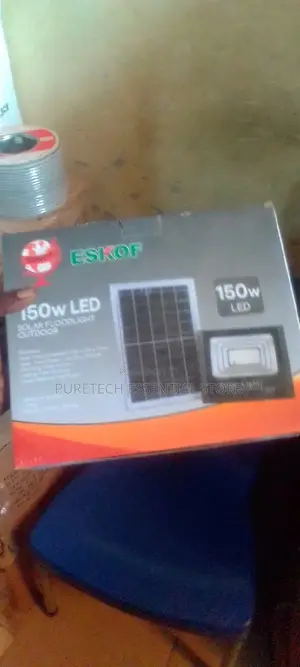 Floodlight With Solar Rechargeable Batteries