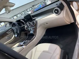 Mercedes-Benz C300 Luxury 4dr AWD 4Matic Sedan (2.0L 4cyl 7A) 2015