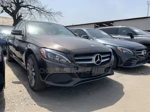 Mercedes-Benz C300 Luxury 4dr AWD 4Matic Sedan (2.0L 4cyl 7A) 2015
