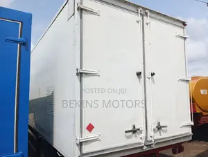 Mercedes-Benz _ Cover Body Truck