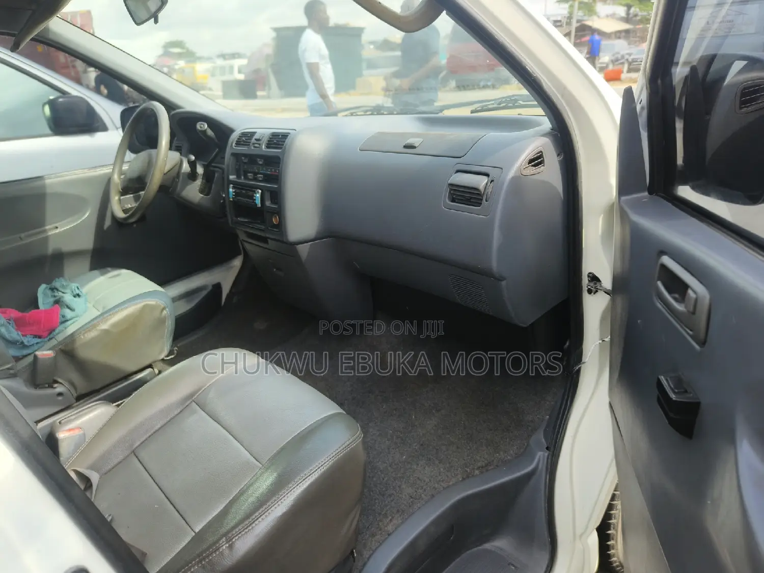 Toyota HiAce 2002 White