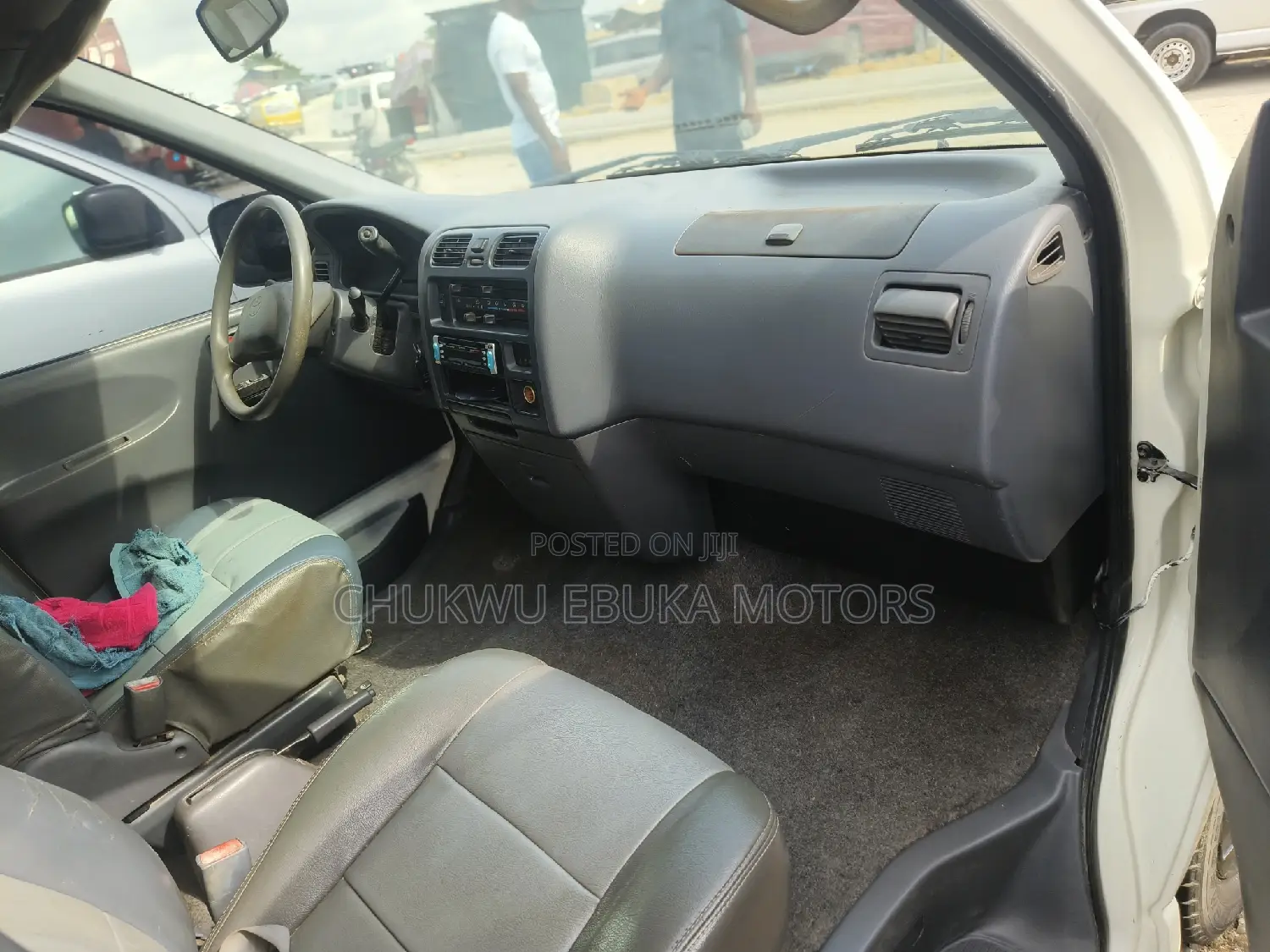 Toyota HiAce 2002 White