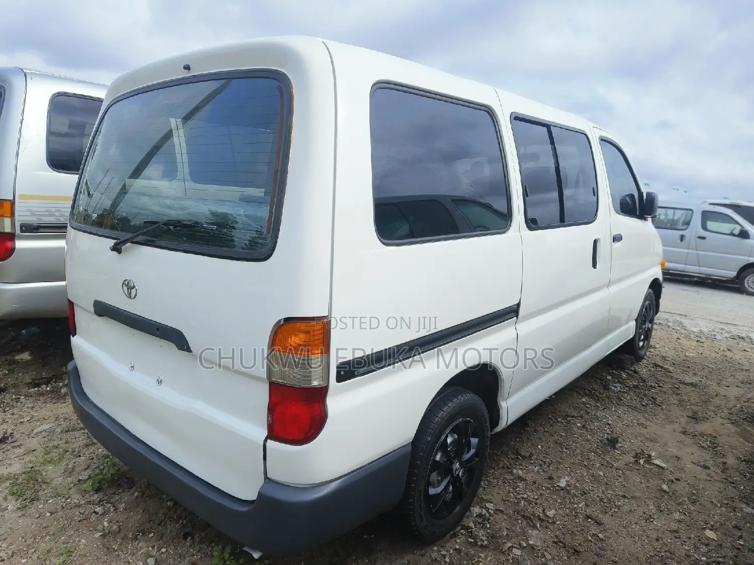 Toyota HiAce 2002 White