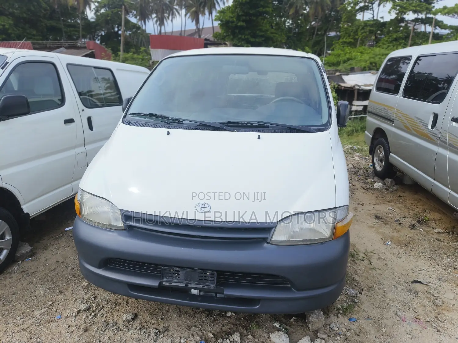 Toyota HiAce 2002 White