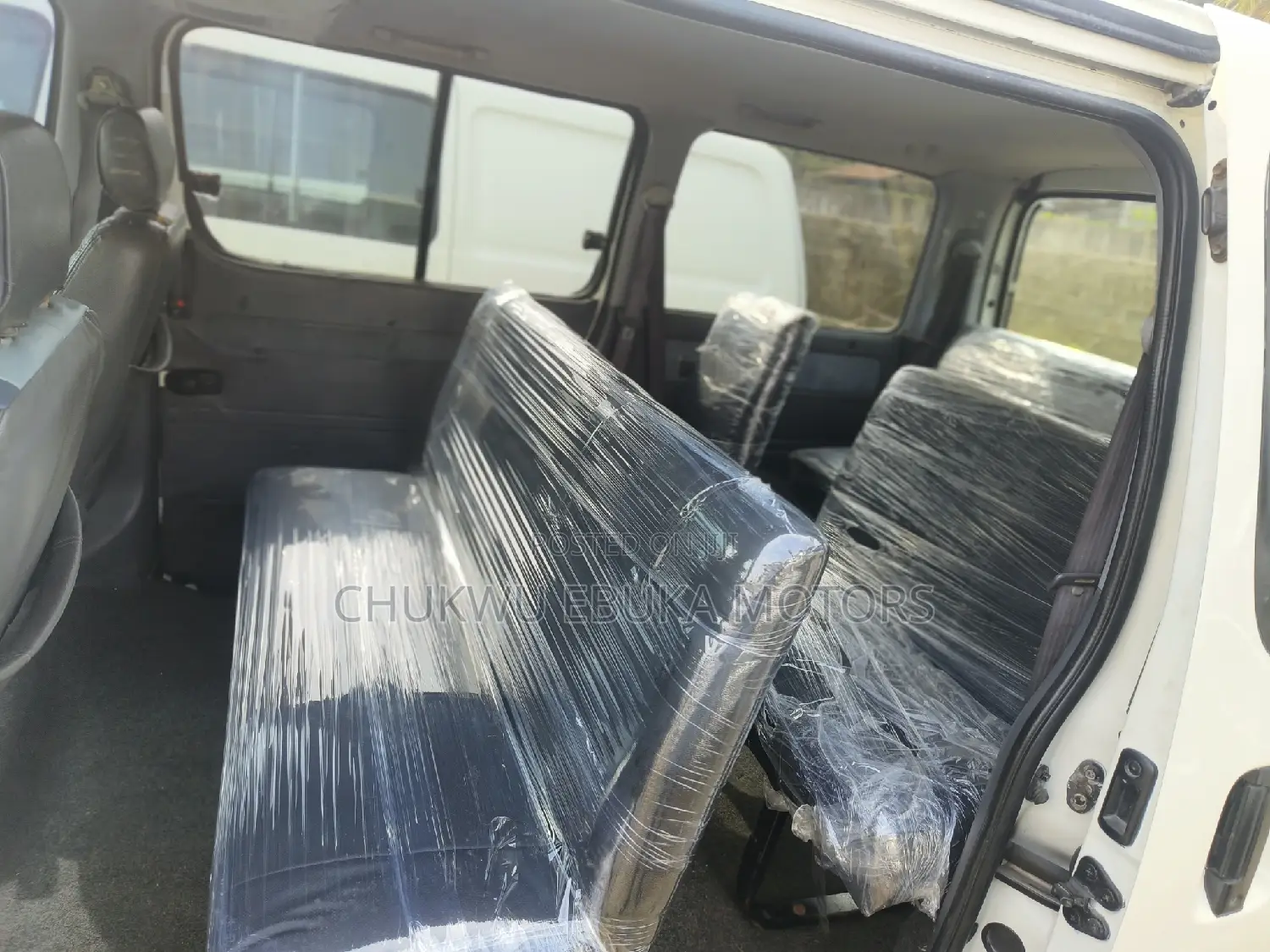 Toyota HiAce 2002 White