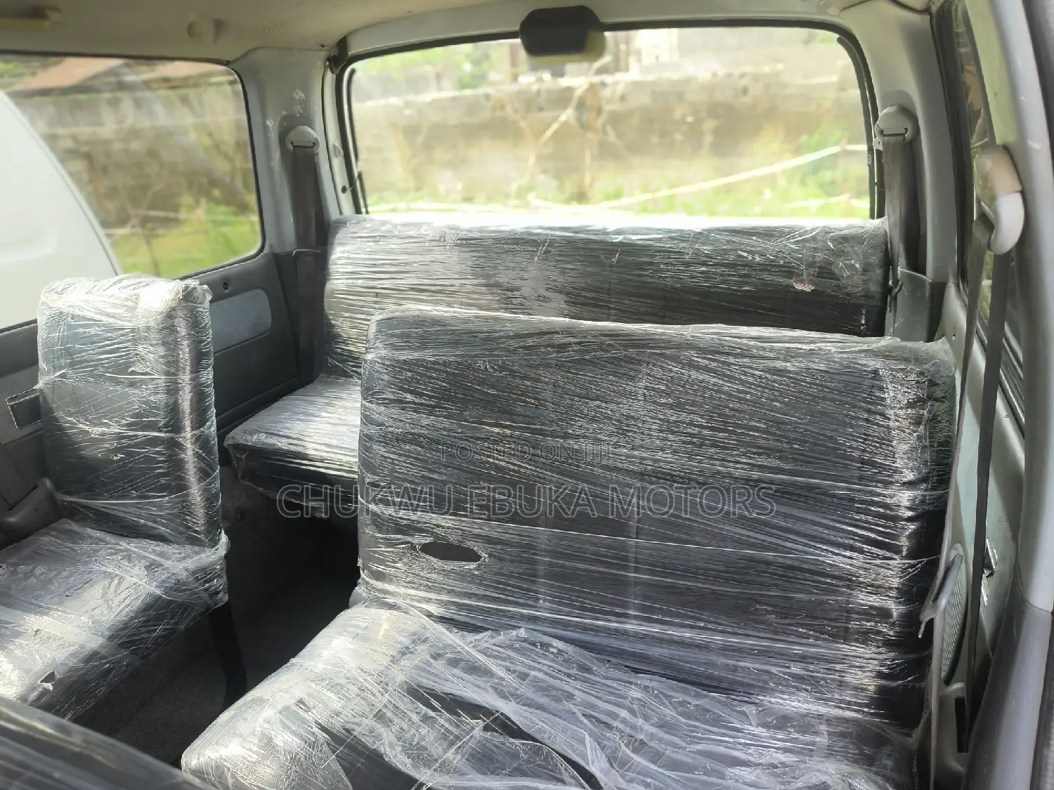 Toyota HiAce 2002 White