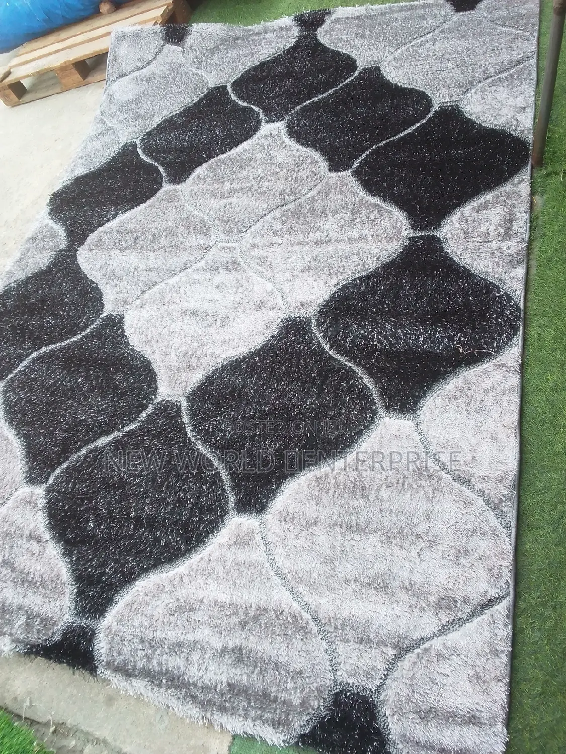 Modern Turkish Shaggy Centre Rug