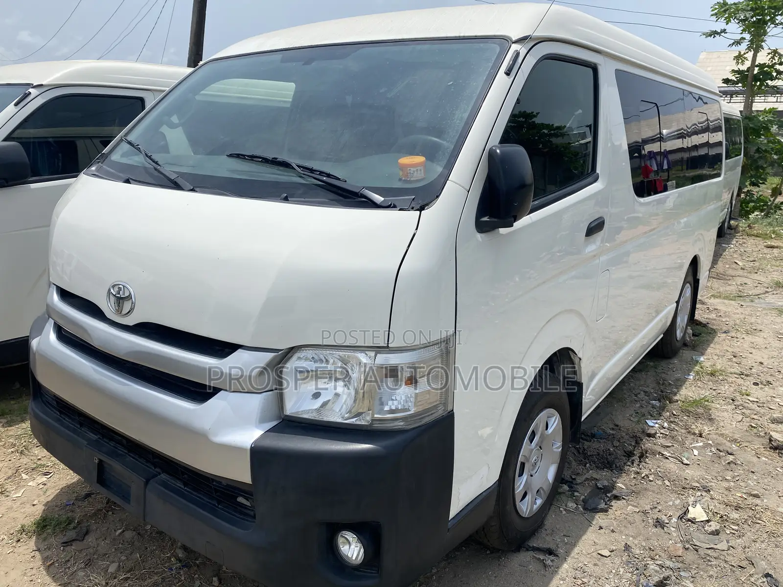 Toyota HiAce 2014 White