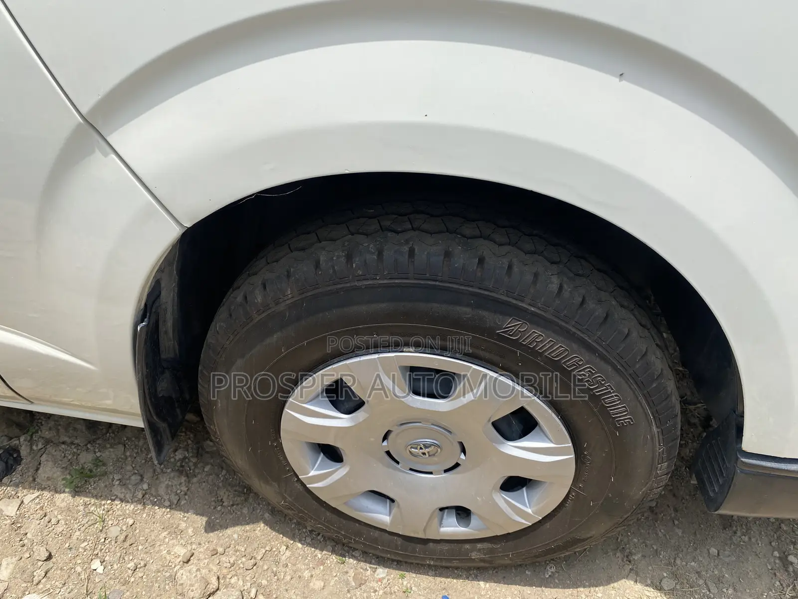 Toyota HiAce 2014 White
