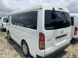Toyota HiAce 2014 White