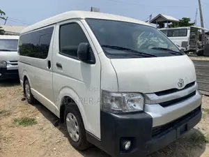 Toyota HiAce 2014 White