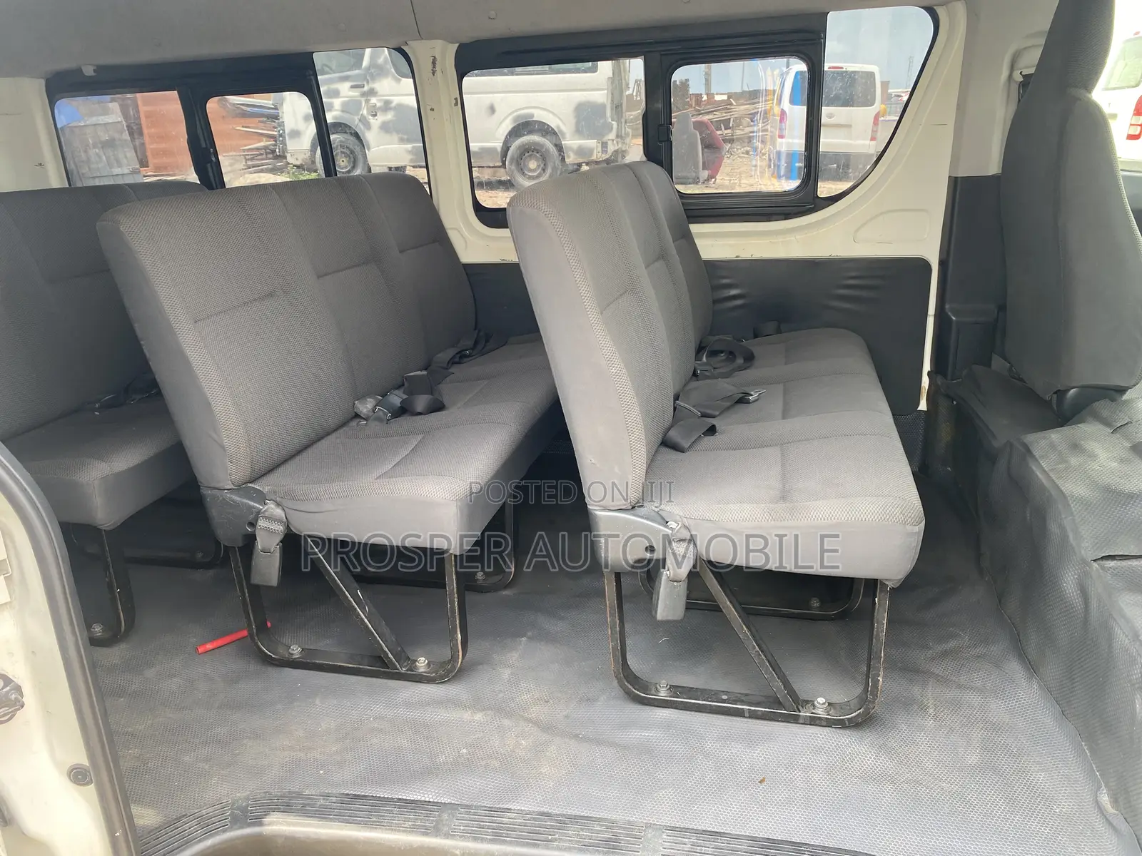 Toyota HiAce 2014 White