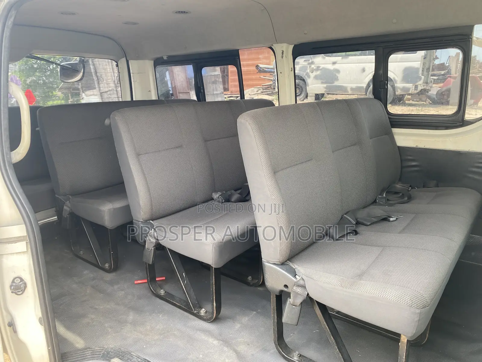 Toyota HiAce 2014 White