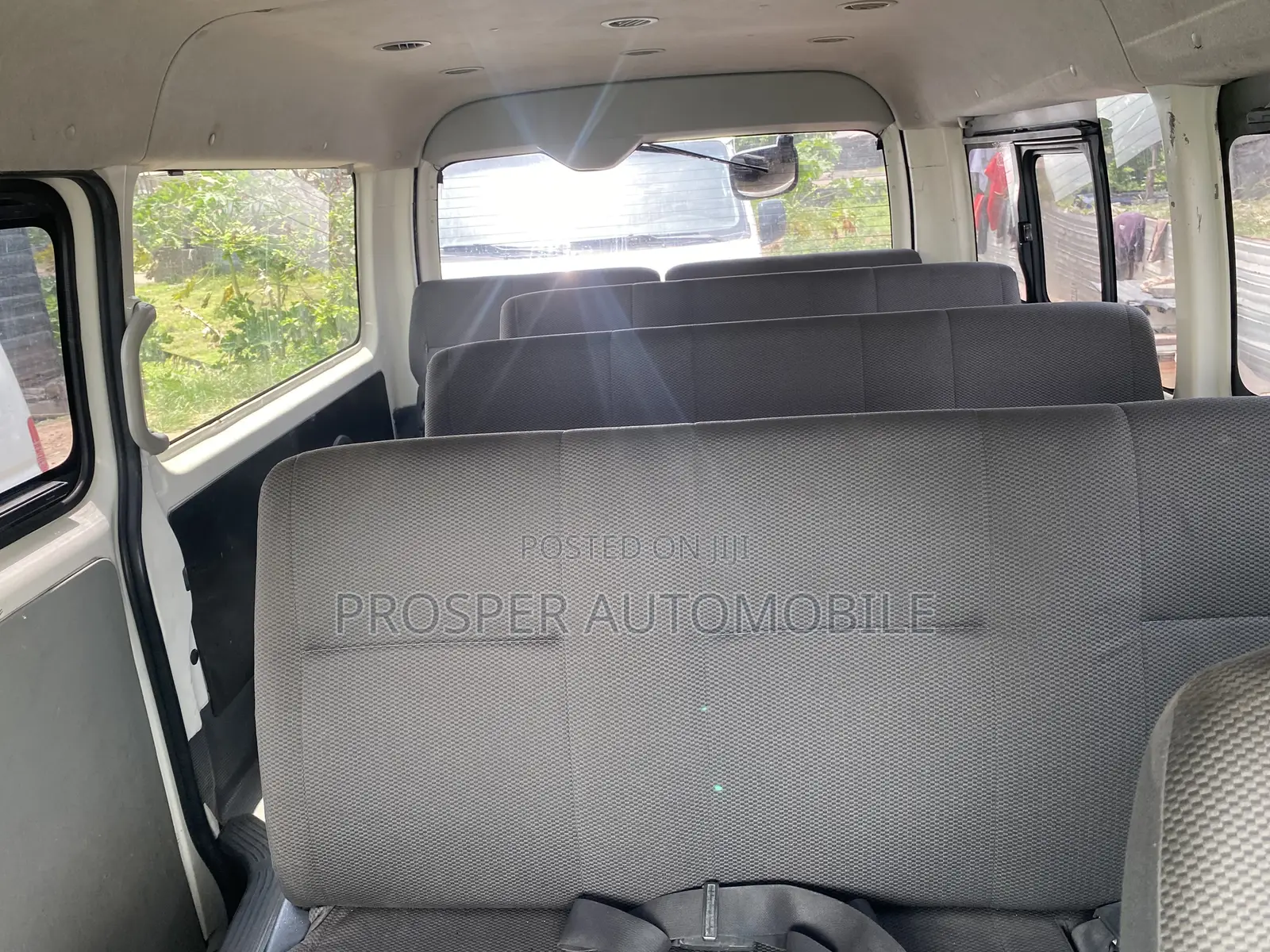 Toyota HiAce 2014 White