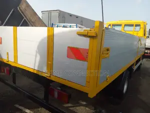 Benz Truck Pick Up,6 Tyres and 6 Cylinders